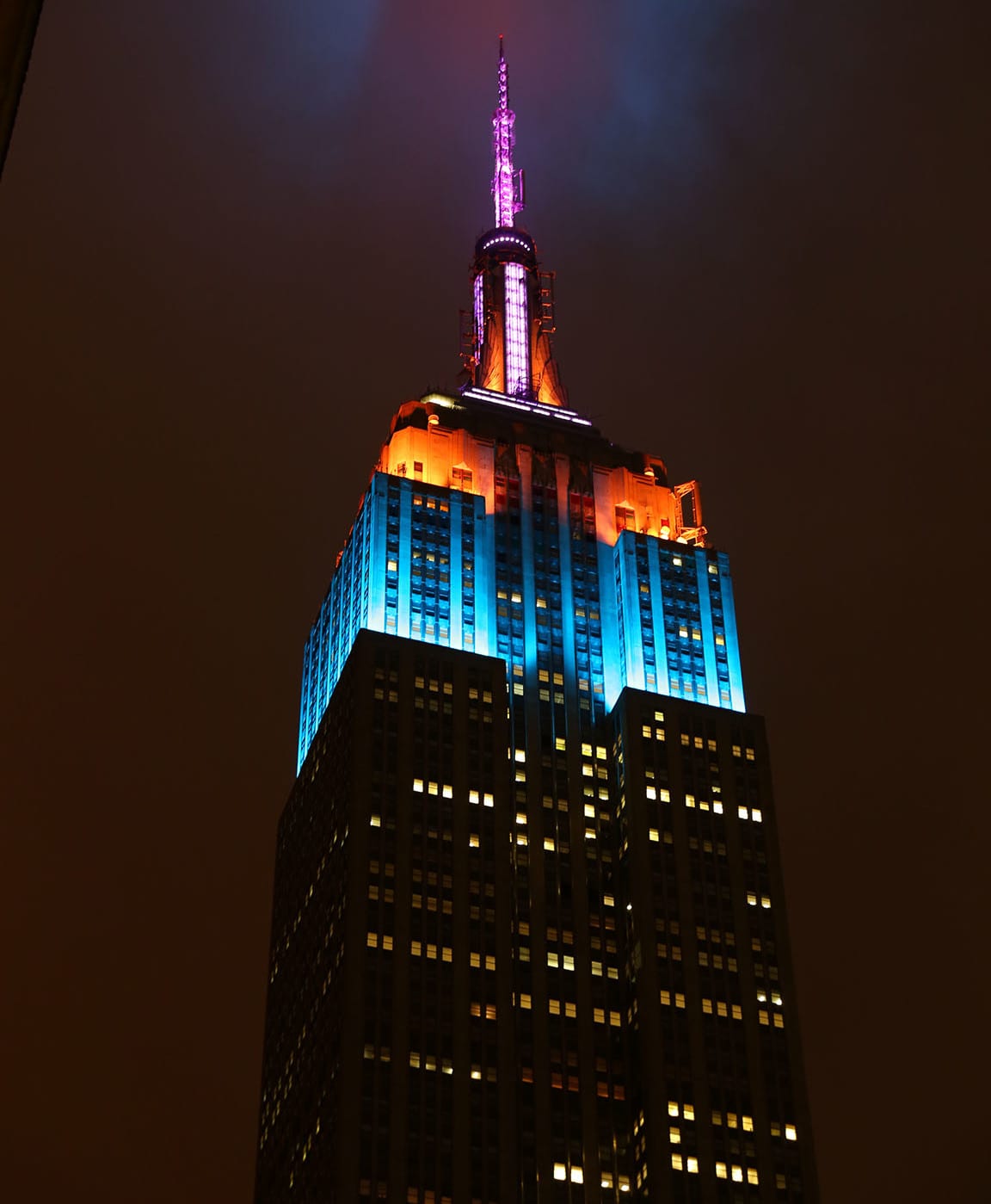 The Empire State Building Is Lighting Up For The New York Spring Spectacular The Rockettes